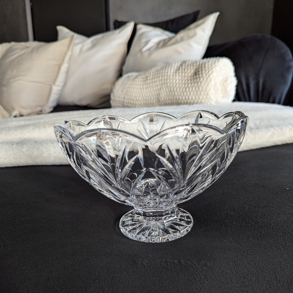 Waterford Signed Marquis Canterbury 10" Footed Crystal Bowl, Flower Blossom - Picture 5 of 6
